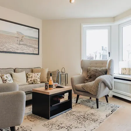 Poseidon Apartment *